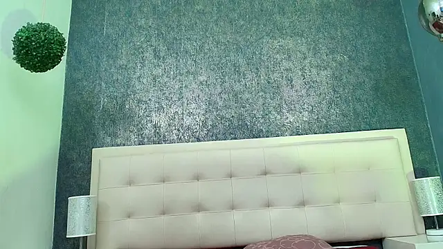 Cloeandtyfanny online show from 03-06-26, 12:27