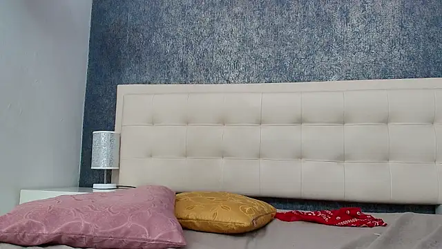 Cloeandtyfanny online show from 01-31-26, 08:18