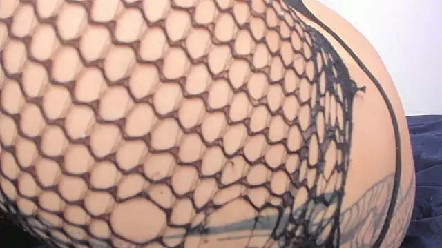 Snapshot of little_sam_ chatting on 02-28-25, 03:04 little sam online show from 02-28-25, 03:04