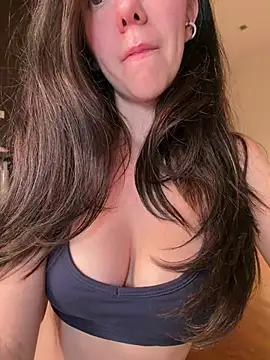 Snapshot of Teya_New chatting on 05-23-26, 01:10 Teya New online show from 05-23-26, 01:10
