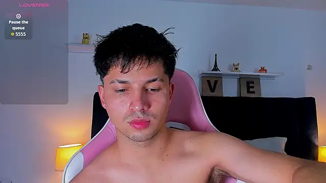 Issac james  online show from 01-10-26, 05:14