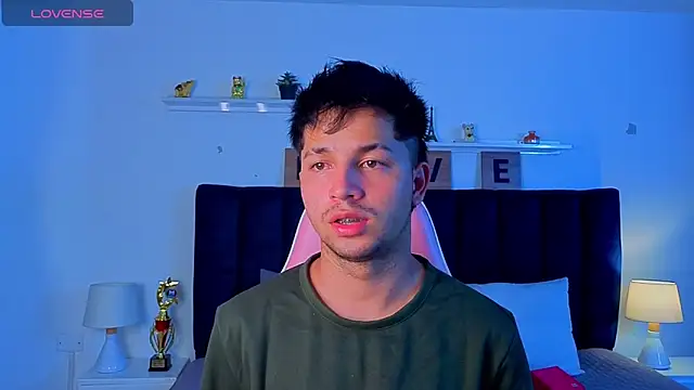 Issac james  online show from 04-15-26, 03:34