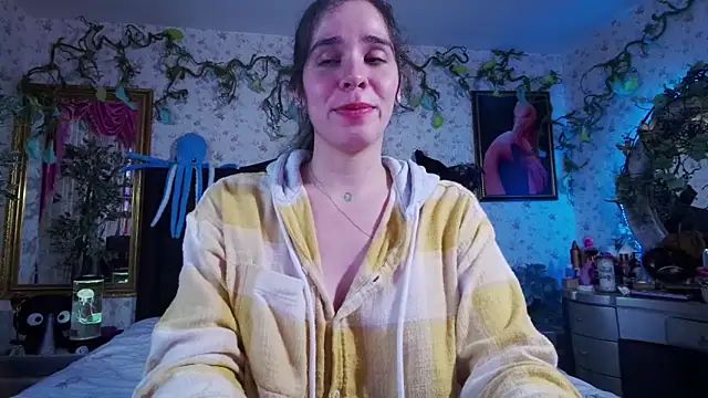 Elizabeth77  online show from 03-18-25, 07:33