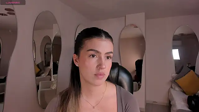 Snapshot of PaulinaSantos_ chatting on 09-11-25, 07:14 PaulinaSantos online show from 09-11-25, 07:14