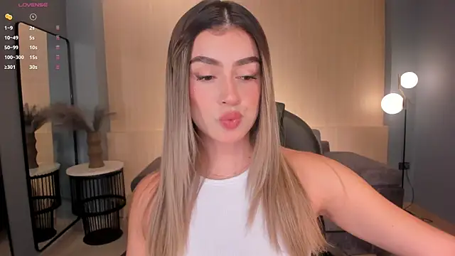 Snapshot of PaulinaSantos_ chatting on 03-12-25, 07:25 PaulinaSantos online show from 03-12-25, 07:25