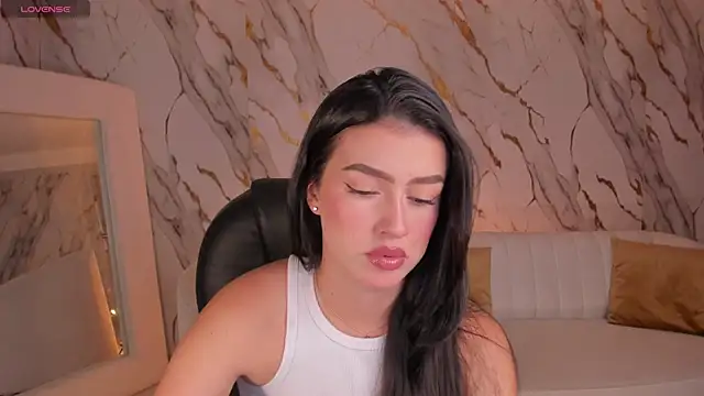 Snapshot of PaulinaSantos_ chatting on 10-11-25, 08:10 PaulinaSantos online show from 10-11-25, 08:10