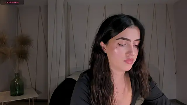 PaulinaSantos  online show from 04-04-26, 07:09