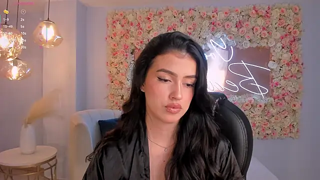 Snapshot of PaulinaSantos_ chatting on 11-01-25, 08:14 PaulinaSantos online show from 11-01-25, 08:14