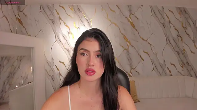 Snapshot of PaulinaSantos_ chatting on 10-04-25, 07:37 PaulinaSantos online show from 10-04-25, 07:37