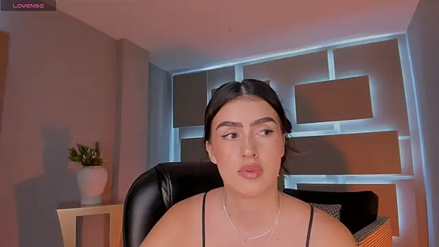 PaulinaSantos  online show from 05-13-26, 06:37