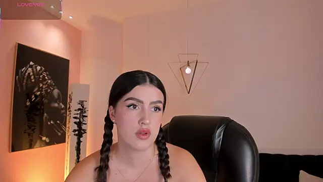 PaulinaSantos  online show from 07-10-26, 07:47