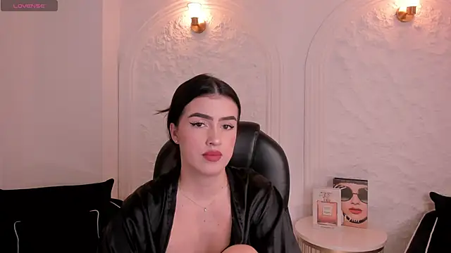 PaulinaSantos  online show from 07-18-26, 08:39