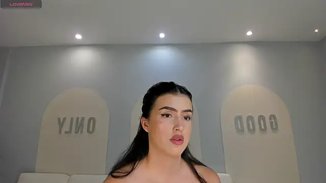 PaulinaSantos  online show from 04-22-26, 07:20