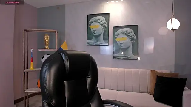 PaulinaSantos  online show from 06-18-26, 08:25