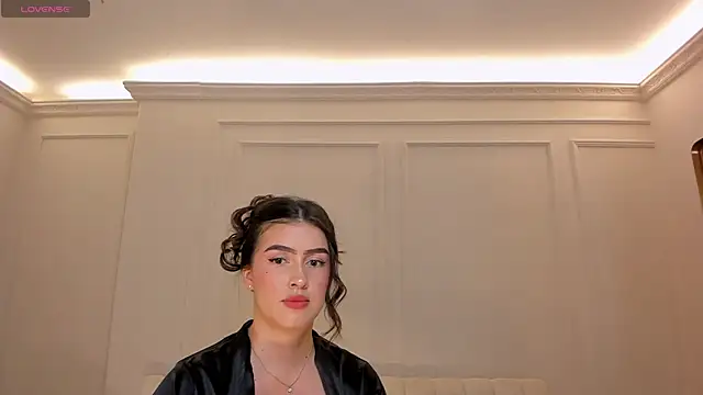 PaulinaSantos  online show from 06-24-26, 07:22