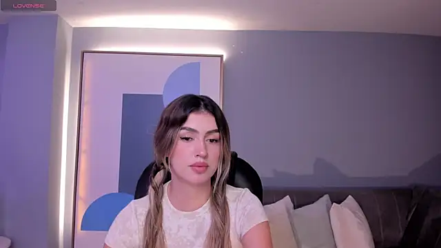 Snapshot of PaulinaSantos_ chatting on 03-19-25, 07:17 PaulinaSantos online show from 03-19-25, 07:17