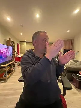 LondonTeffy online show from 04-24-26, 09:17