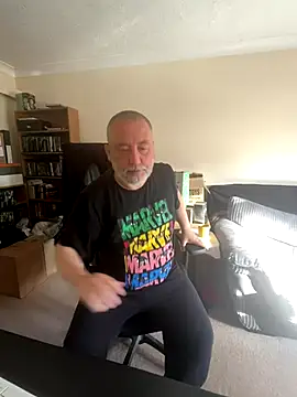 Snapshot of LondonTeffy chatting on 10-24-25, 09:08 LondonTeffy online show from 10-24-25, 09:08