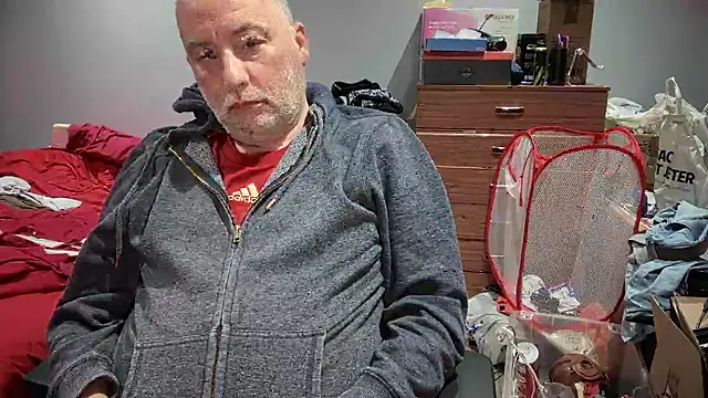 Snapshot of LondonTeffy chatting on 01-08-26, 10:05 LondonTeffy online show from 01-08-26, 10:05