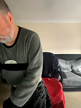 Snapshot of LondonTeffy chatting on 11-21-25, 10:14 LondonTeffy online show from 11-21-25, 10:14