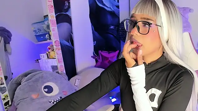 cutestephuwu online show from 03-06-25, 04:08