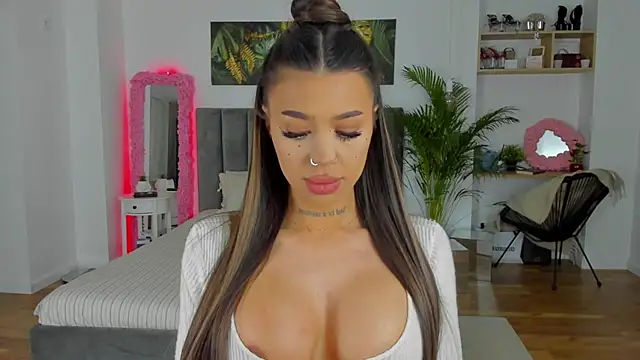 Fancy Jenn online show from 02-22-25, 07:47