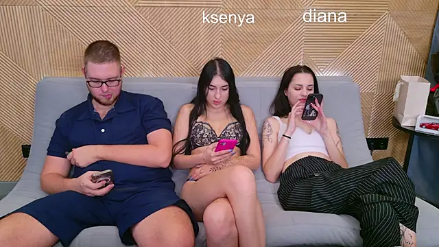 Snapshot of Ksenny chatting on 11-26-25, 02:11 Ksenny online show from 11-26-25, 02:11