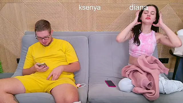 Snapshot of Ksenny chatting on 11-11-25, 03:29 Ksenny online show from 11-11-25, 03:29