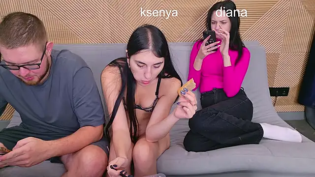 Snapshot of Ksenny chatting on 12-03-25, 03:07 Ksenny online show from 12-03-25, 03:07