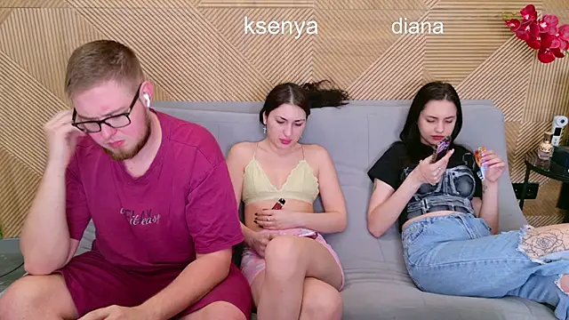 Ksenny online show from 04-04-26, 05:25