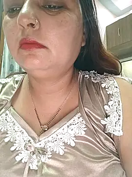 Snapshot of Dianaa9 chatting on 05-20-26, 08:00 Dianaa9 online show from 05-20-26, 08:00
