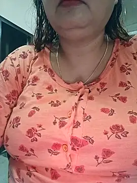 Snapshot of Dianaa9 chatting on 06-07-26, 06:51 Dianaa9 online show from 06-07-26, 06:51