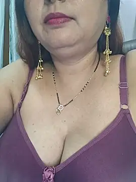 Snapshot of Dianaa9 chatting on 04-19-26, 06:10 Dianaa9 online show from 04-19-26, 06:10