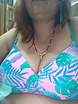 Snapshot of Dianaa9 chatting on 06-13-26, 06:06 Dianaa9 online show from 06-13-26, 06:06