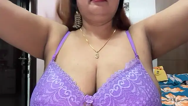 Snapshot of Dianaa9 chatting on 06-20-26, 06:24 Dianaa9 online show from 06-20-26, 06:24