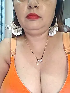 Snapshot of Dianaa9 chatting on 05-10-26, 05:37 Dianaa9 online show from 05-10-26, 05:37