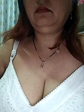 Snapshot of Dianaa9 chatting on 04-21-26, 03:02 Dianaa9 online show from 04-21-26, 03:02