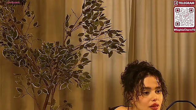 Snapshot of SophieCharm chatting on 02-09-26, 08:23 SophieCharm online show from 02-09-26, 08:23