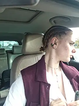 SophieCharm online show from 11-25-25, 12:16