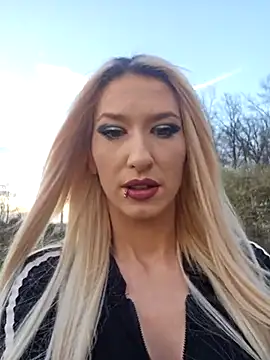 Snapshot of Julia-Sugar chatting on 03-22-25, 05:20 Julia-Sugar online show from 03-22-25, 05:20