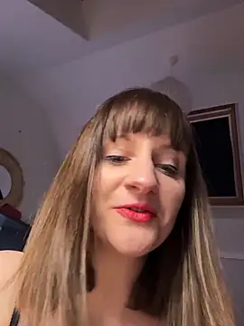 victoirenextdoor online show from 12-17-25, 07:52