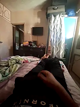 Snapshot of Exhibitionist1508 chatting on 10-12-25, 03:08 Exhibitionist1508 online show from 10-12-25, 03:08