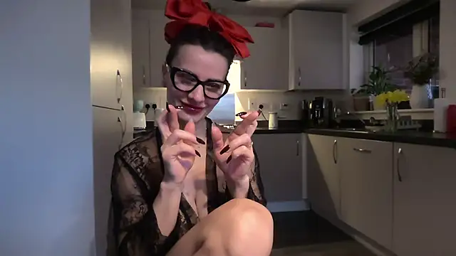 SweetMonicaUK online show from 02-10-26, 10:25