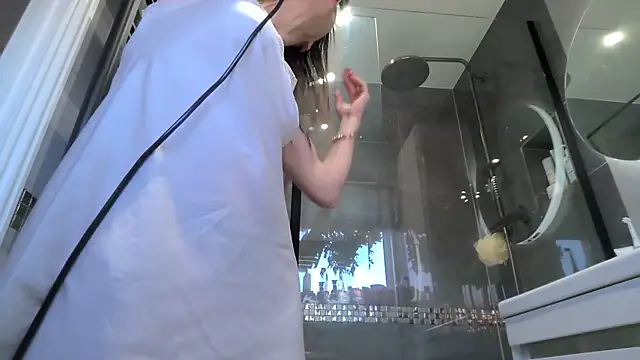 SweetMonicaUK online show from 03-05-26, 10:23