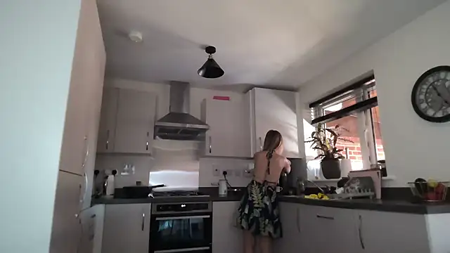 SweetMonicaUK online show from 10-16-25, 09:17