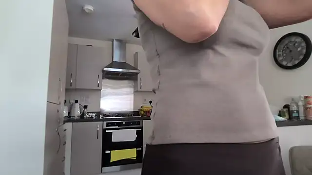 SweetMonicaUK online show from 10-09-25, 08:59