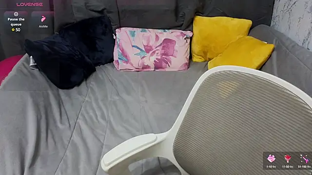 Snapshot of Nicole_Vvinson chatting on 03-05-25, 08:21 Nicole Vvinson online show from 03-05-25, 08:21