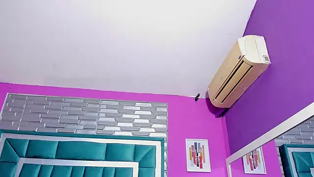 Snapshot of LORENSCOLLINS chatting on 02-21-26, 01:46 LORENSCOLLINS online show from 02-21-26, 01:46