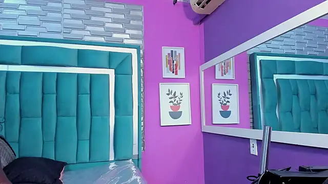 Snapshot of LORENSCOLLINS chatting on 02-23-26, 07:47 LORENSCOLLINS online show from 02-23-26, 07:47