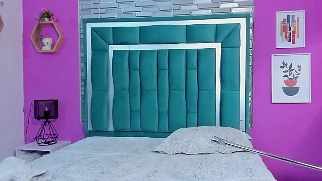 Snapshot of LORENSCOLLINS chatting on 02-28-26, 12:38 LORENSCOLLINS online show from 02-28-26, 12:38